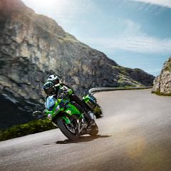 17MY Ninja 1000 Shot 20 US  KME 2289 Dolomites